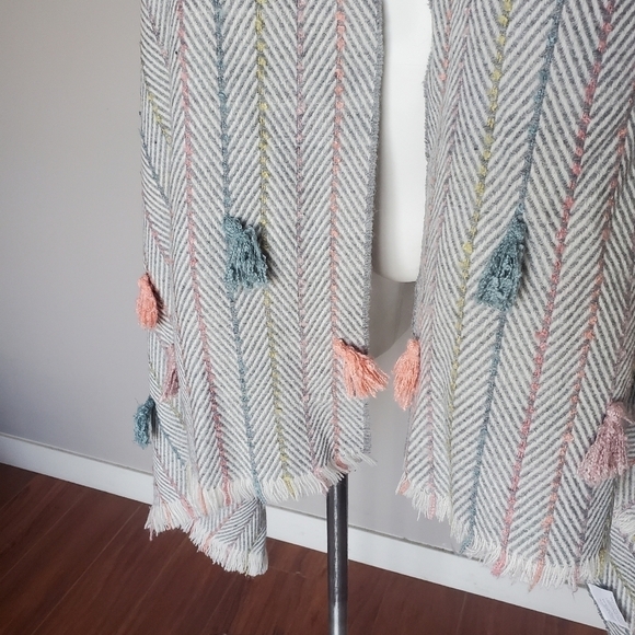 Francesca's Women's Tassel Scarf Boho Chic Wrap NWT - Picture 5 of 10